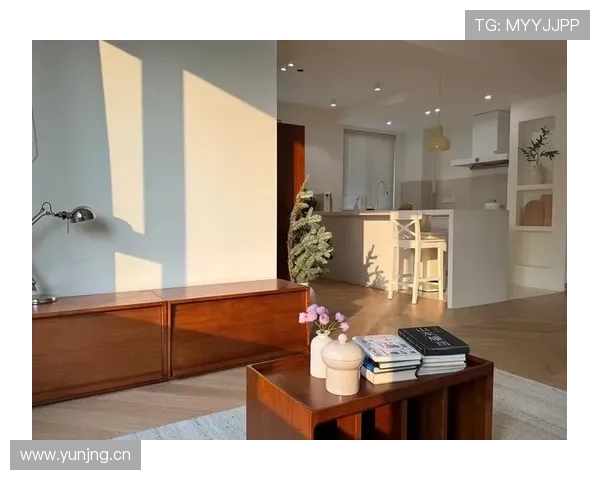 看到特雷·杨晒的家居照，我的天，客厅能办婚礼我钱包瞬间发冷